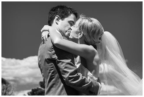 Wedding kiss tips for great photographs
