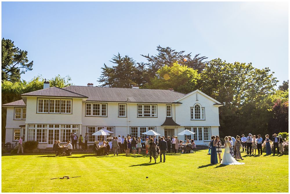 Mansion and garden at Tipapa Woolshed Wedding Venue